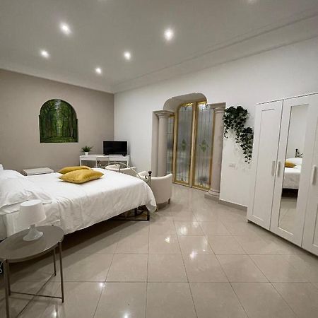 Napule E ... Hotel Nápoly Kültér fotó