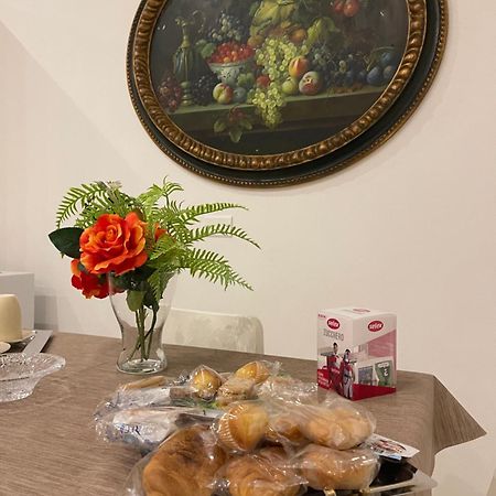 Napule E ... Hotel Nápoly Kültér fotó
