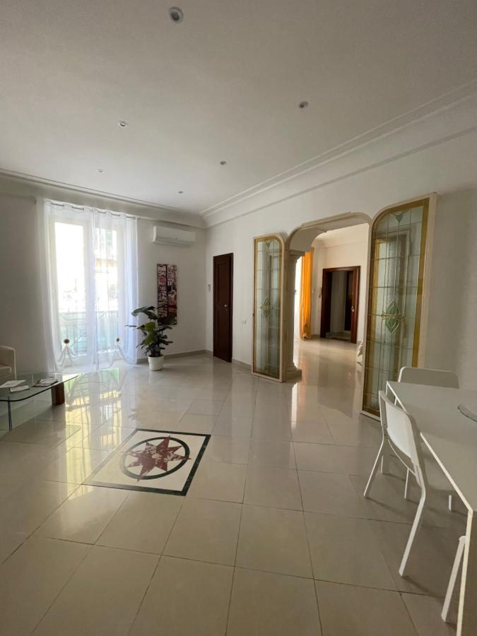 Napule E ... Hotel Nápoly Kültér fotó