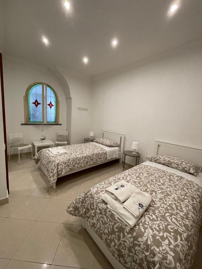 Napule E ... Hotel Nápoly Kültér fotó