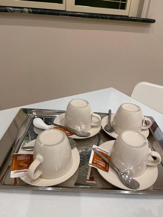 Napule E ... Hotel Nápoly Kültér fotó