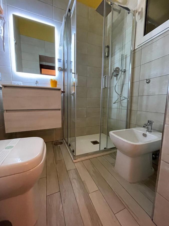 Napule E ... Hotel Nápoly Kültér fotó